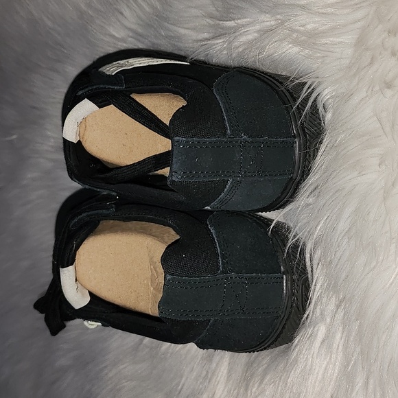 New Cariuma CATIBA PRO Skate Black Suede with Ivory Logo Sneakers - Picture 5 of 7